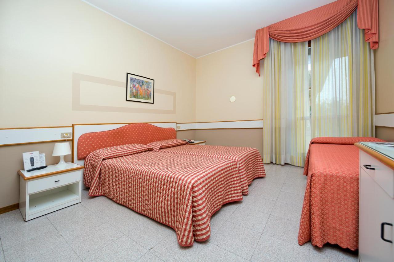 Faro Hotel 3*